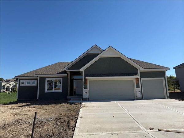 10511 N Highland Place, Kansas City, MO 64155