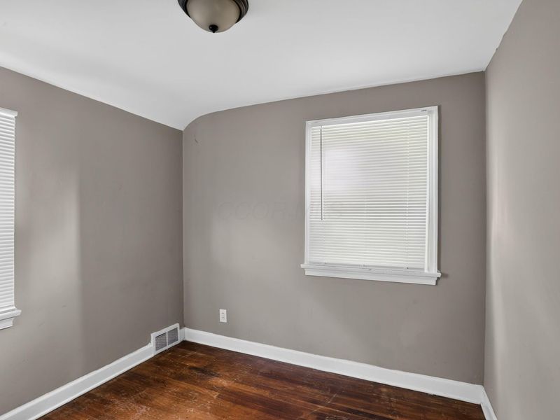 208 S James Road , Columbus, OH 43230 Photo 11