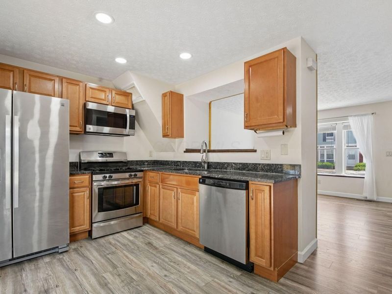 817 Pine Way Drive , Unit M1, Columbus, OH 43085 Photo 4