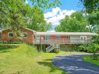 4200 Angels Pass, Putnam Twp, MI 48169