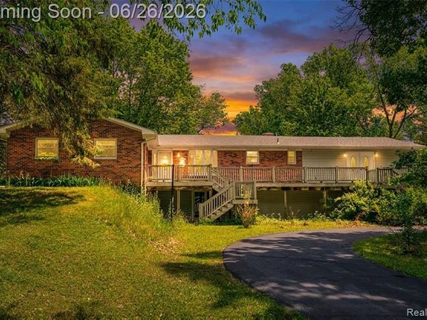 4200 Angels Pass, Putnam Twp, MI 48169