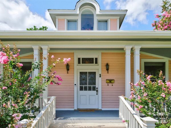 812 W 10th ST, Austin, TX 78701