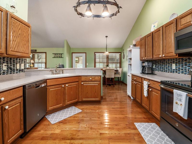 9561 Crownover Road, Williamsport, OH 43164 Photo 11