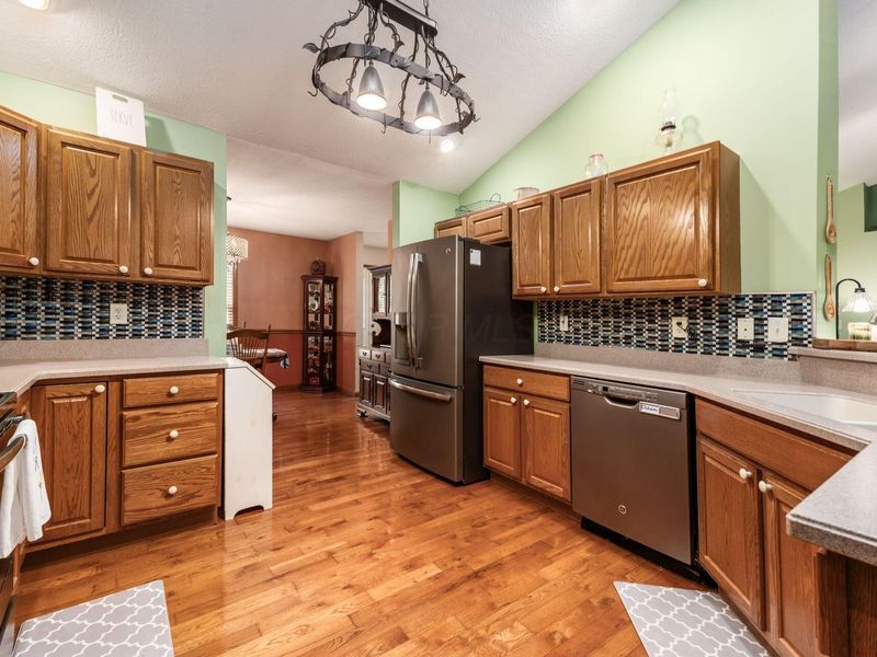 9561 Crownover Road, Williamsport, OH 43164 Photo 14