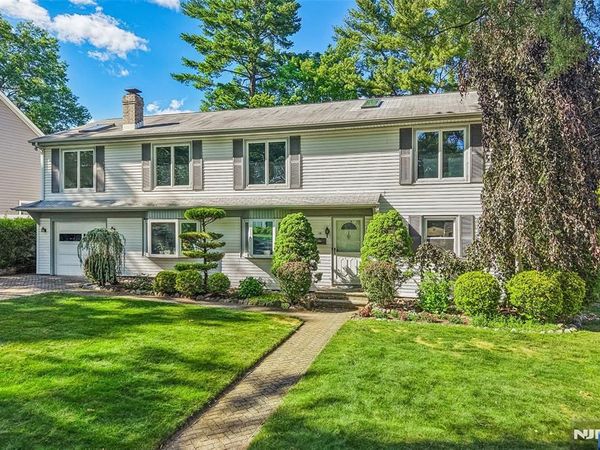 181 Behnke Avenue, PARAMUS, NJ 07652