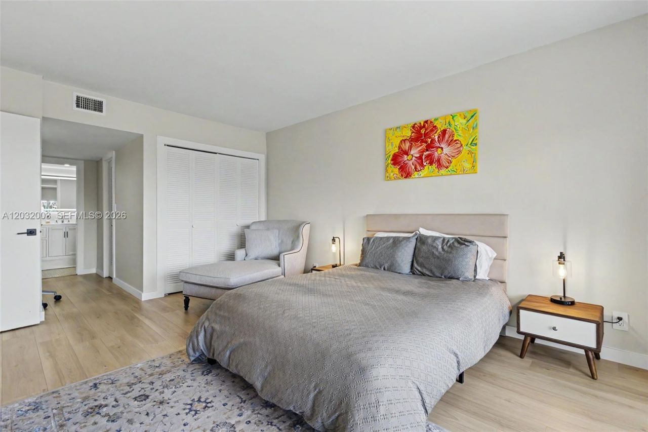 3150 N Palm Aire Dr , Unit 705, Pompano Beach, FL 33069 Photo