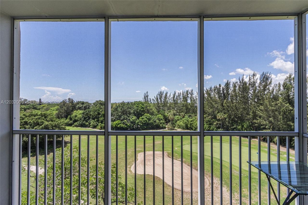 3150 N Palm Aire Dr , Unit 705, Pompano Beach, FL 33069 Photo