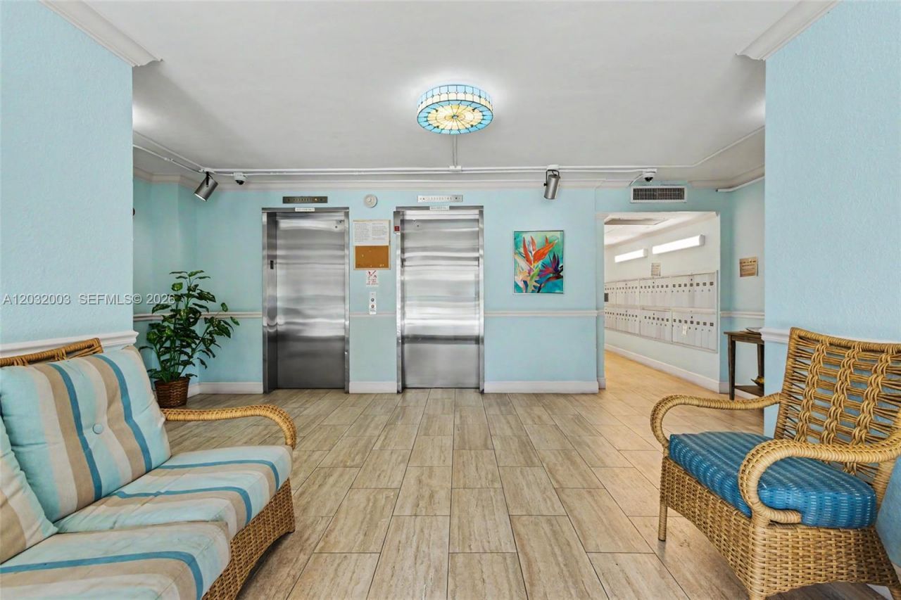 3150 N Palm Aire Dr , Unit 705, Pompano Beach, FL 33069 Photo