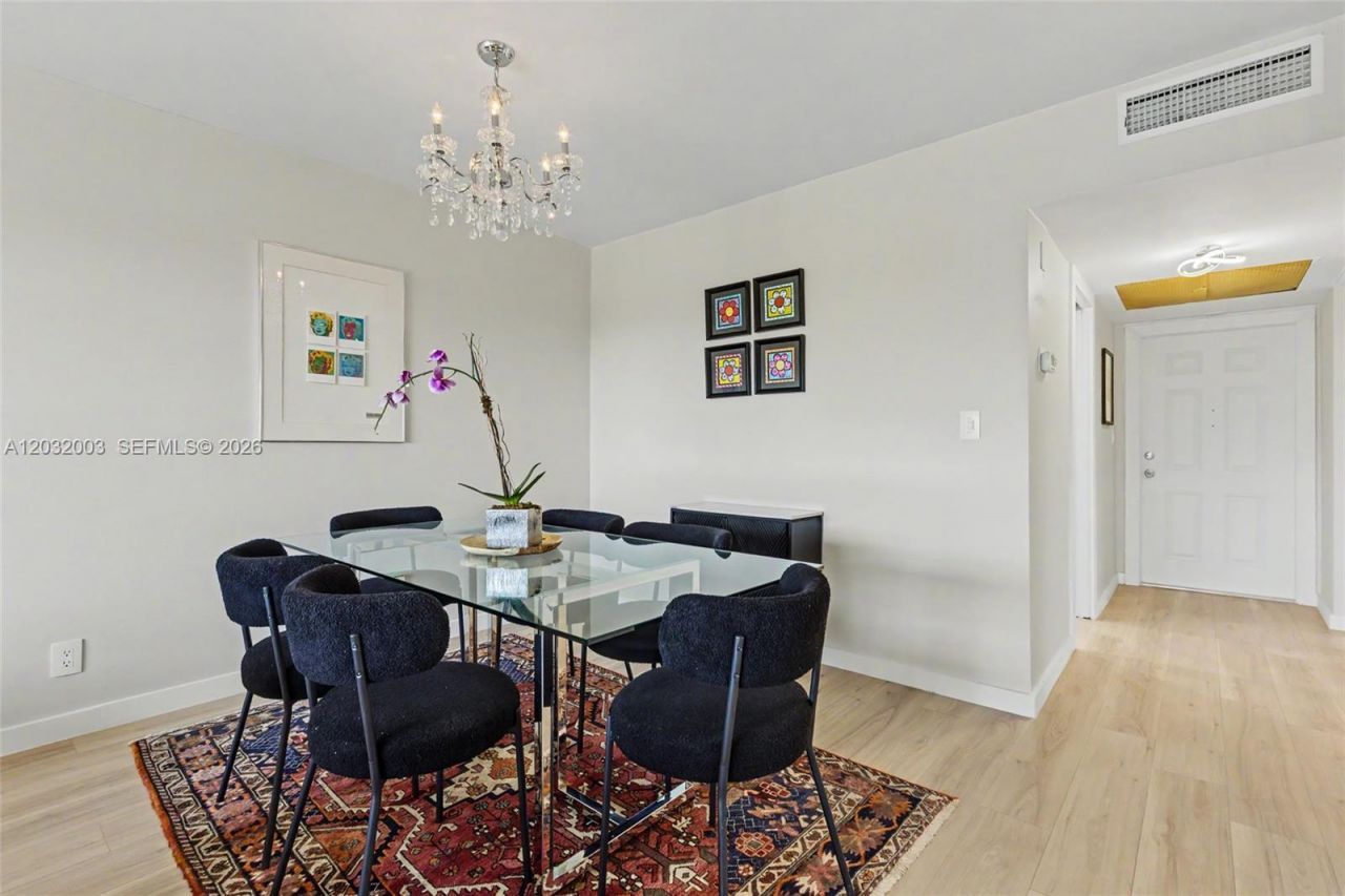 3150 N Palm Aire Dr , Unit 705, Pompano Beach, FL 33069 Photo