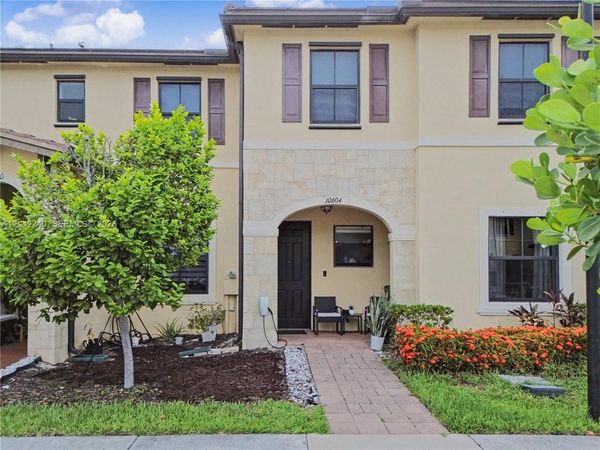 10604 W 33rd Ln , Hialeah, FL 33018