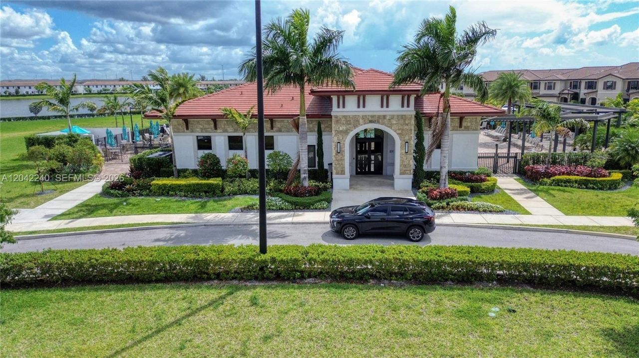 10604 W 33rd Ln , Hialeah, FL 33018 Photo