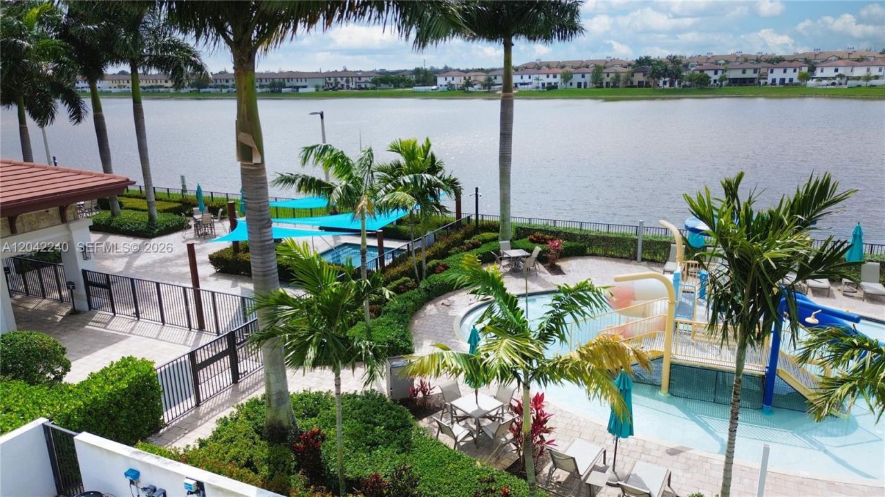 10604 W 33rd Ln , Hialeah, FL 33018 Photo
