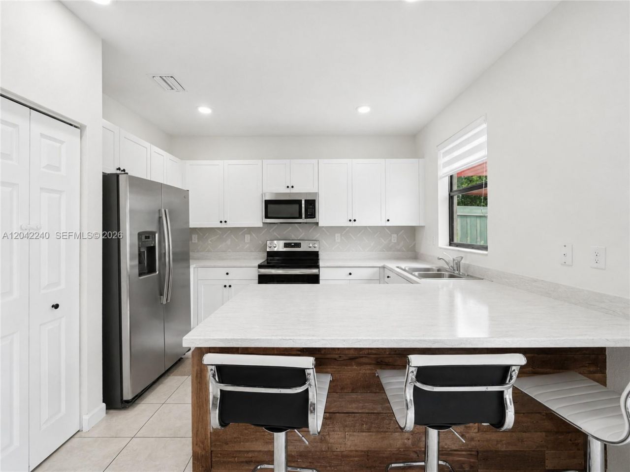 10604 W 33rd Ln , Hialeah, FL 33018 Photo