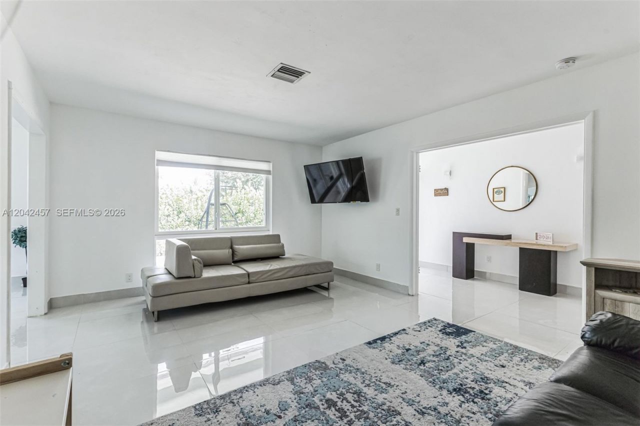633 N Crescent Dr, Hollywood, FL 33021 Photo