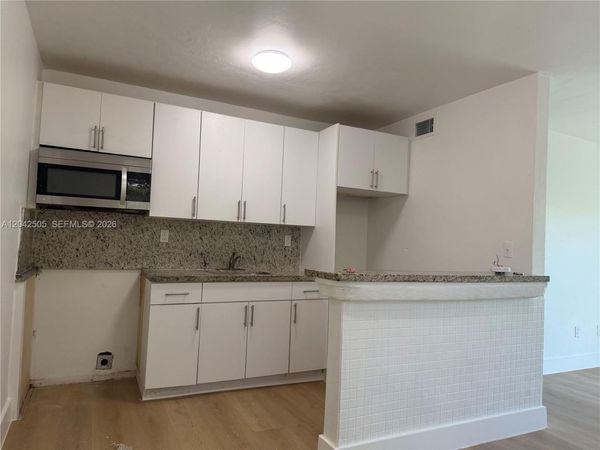 1021 NW 5th St , Unit 6, Miami, FL 33128