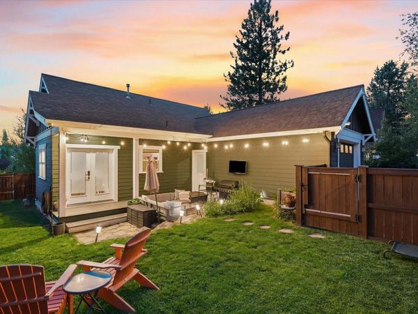 1236 NW Mount Washington Drive, Bend, OR 97703
