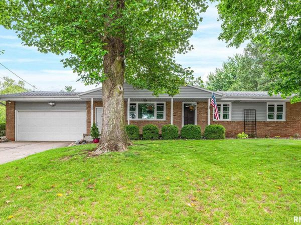 129 NORTHSHORE Drive, Morton, IL 61550
