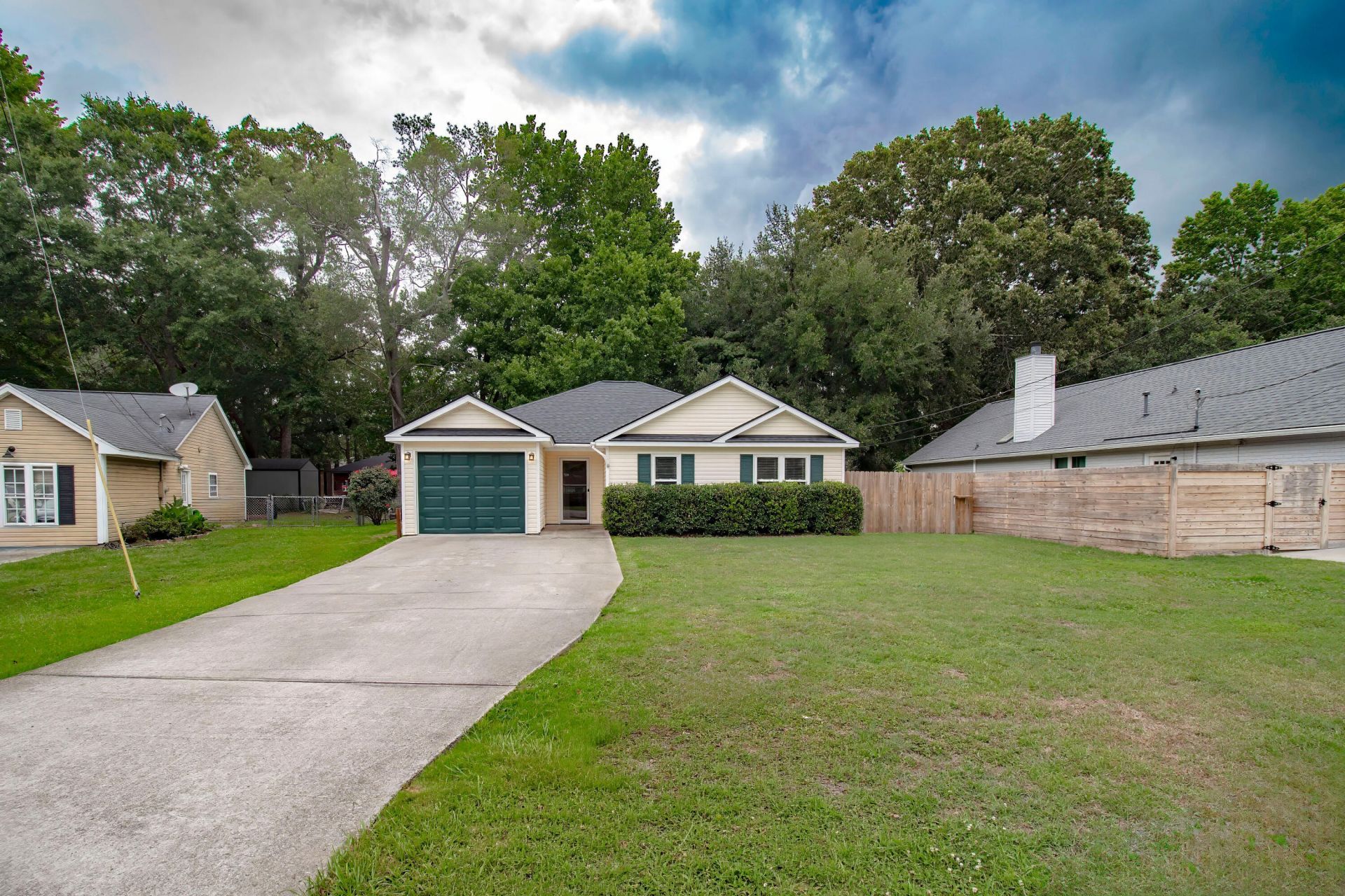 2418 Double Oak Drive Photo 2