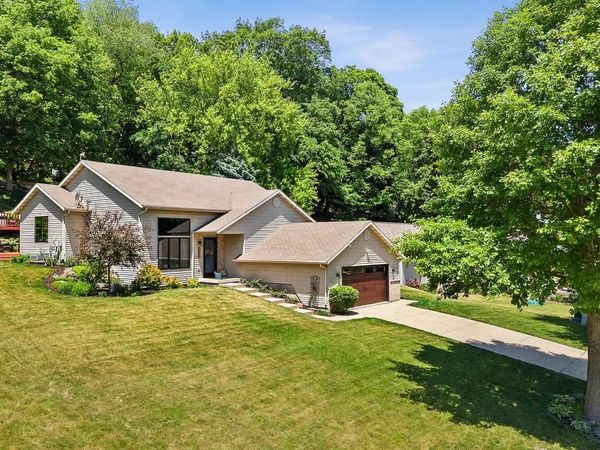 221 Yarrow Hill Drive, Cottage Grove, WI 53527