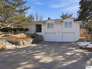 6477 Cuming Street, Omaha, NE 68132