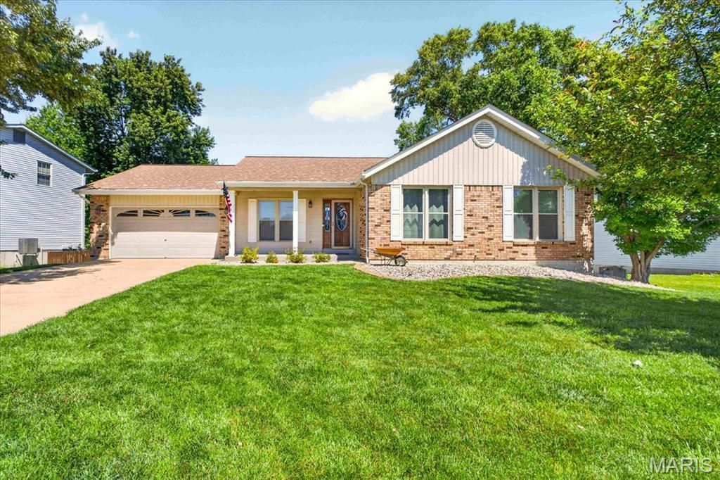 1160 Spencer Hill Drive , Saint Peters, MO 63376 Main Photo