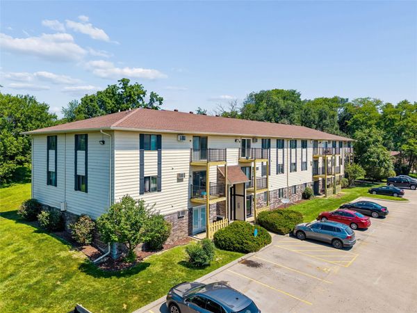 1831 Fuller Road, Unit 13, West Des Moines, IA 50265