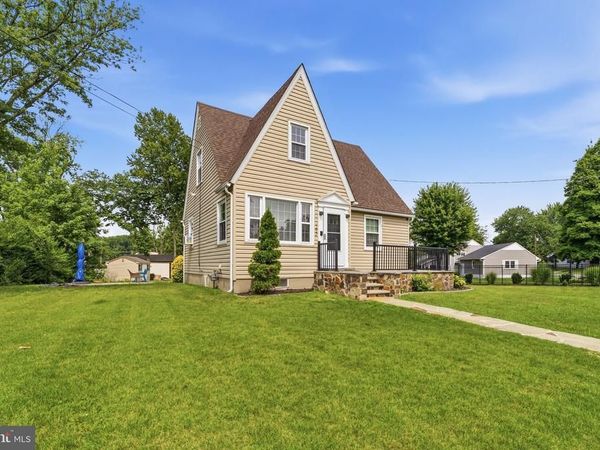 192 KUGLER AVENUE, CARNEYS POINT, NJ 08069