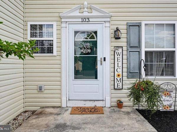 103 PEACH, NEWMANSTOWN, PA 17073