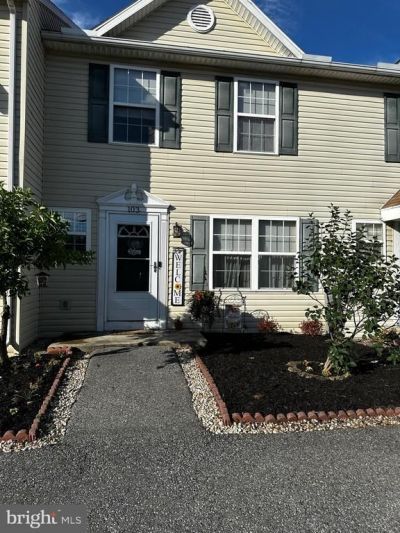 103 PEACH, NEWMANSTOWN, PA 17073