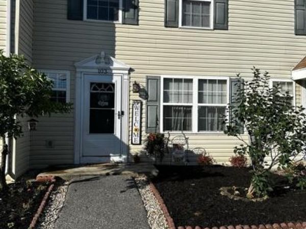 103 PEACH, NEWMANSTOWN, PA 17073