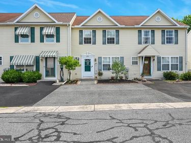 103 PEACH, NEWMANSTOWN, PA 17073