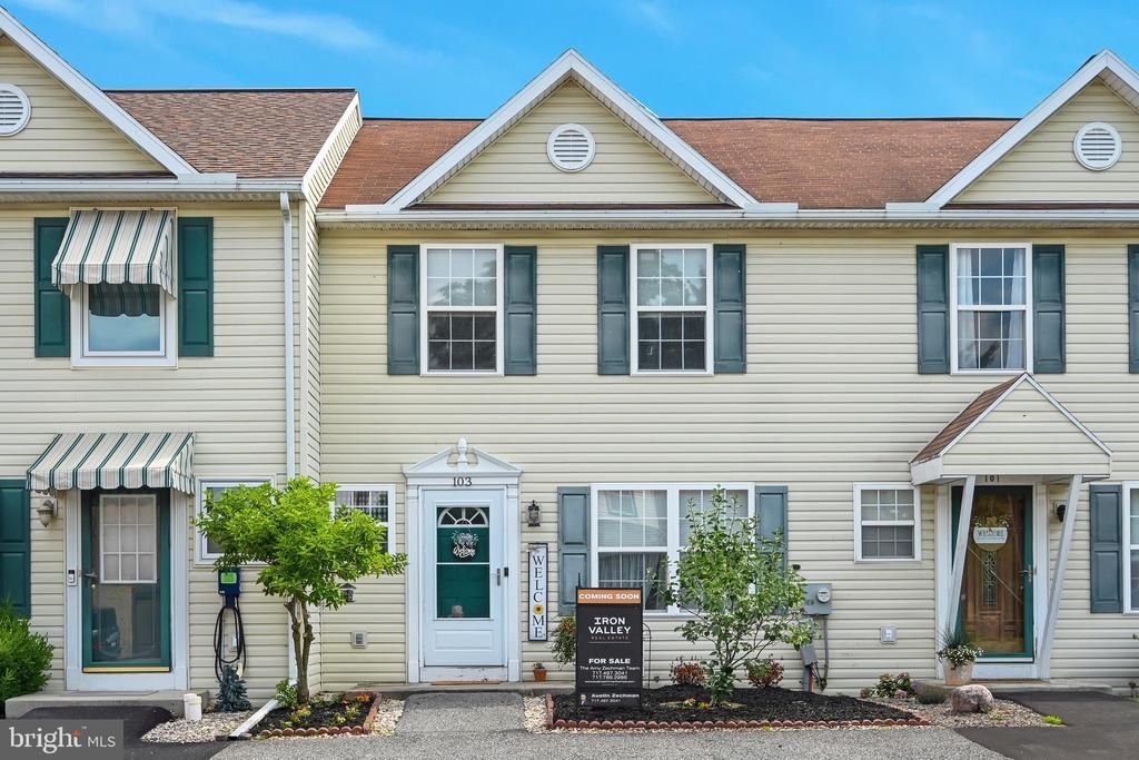 103 PEACH, NEWMANSTOWN, PA 17073