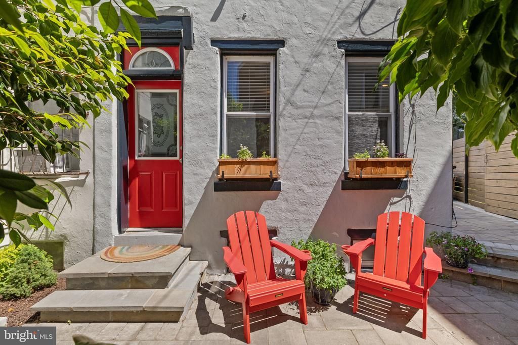 2123 Fitzwater Street, Philadelphia, PA 19146 Main Photo