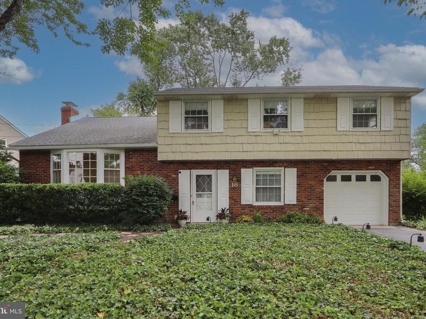 18 Lantern Ln , Cherry Hill, NJ 08002 Main Photo