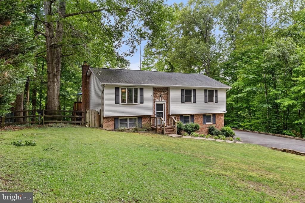 10569 Roosevelt Drive, King George, VA 22485 Main Photo