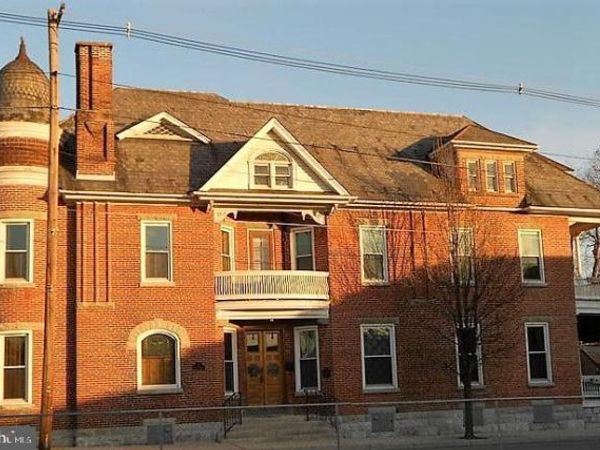 101 E BALTIMORE ST , GREENCASTLE, PA 17225