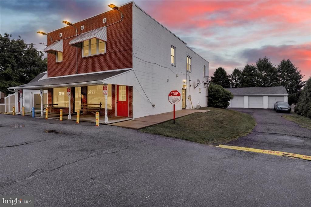 631A HILL ROAD , WERNERSVILLE, PA 19565