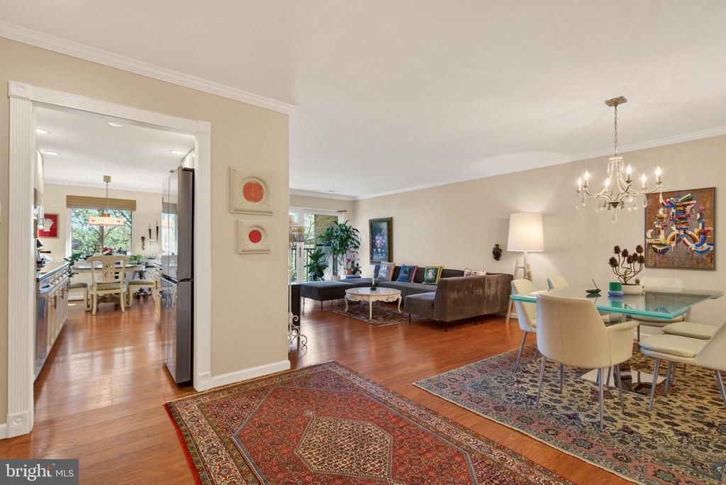 3031 Borge Street, Unit 307, Oakton, VA 22124 Main Photo