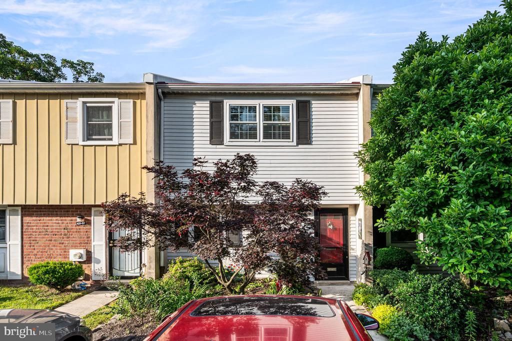 421 W School House Lane, Unit 28, Philadelphia, PA 19144 Main Photo