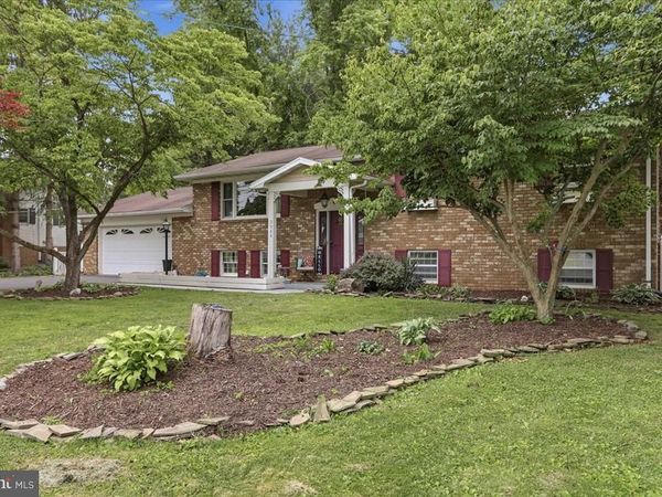 2964 ROOSEVELT DRIVE, CHAMBERSBURG, PA 17201