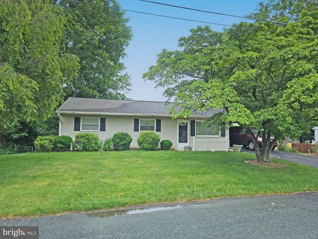 50 HARBO ROAD, CHAMBERSBURG, PA 17202