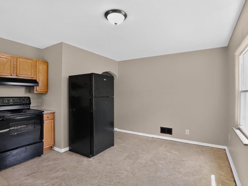 3239 Maize Road , Columbus, OH 43224 Photo 10