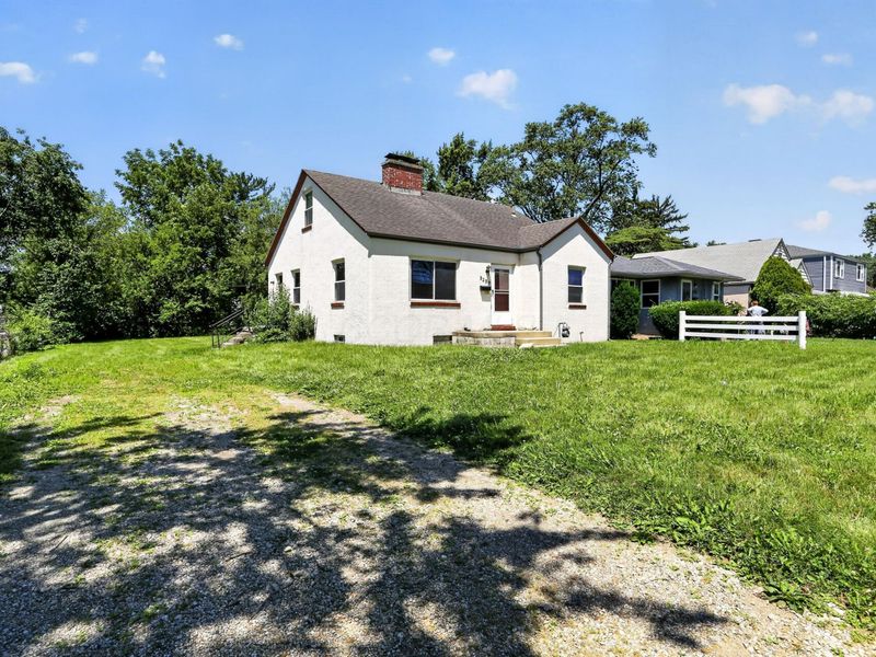 3239 Maize Road , Columbus, OH 43224 Photo 2