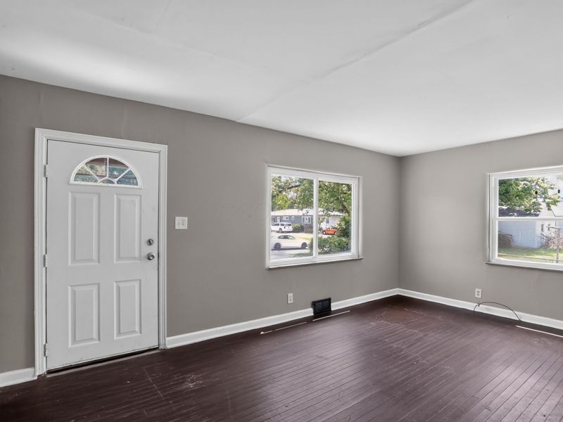 3239 Maize Road , Columbus, OH 43224 Photo 3