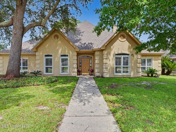 426 Carmargue Lane, Biloxi, MS 39531