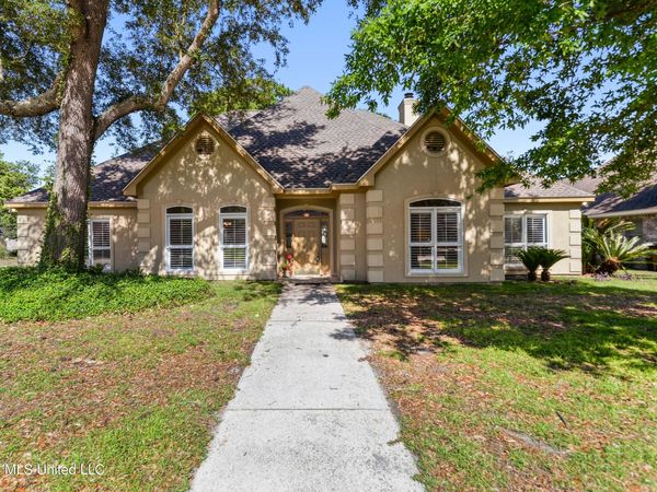 426 Carmargue Lane, Biloxi, MS 39531