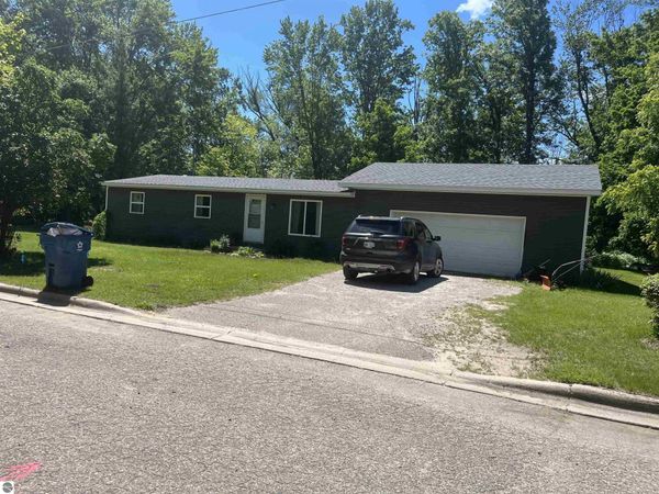 380 North Street E, Standish, MI 48658