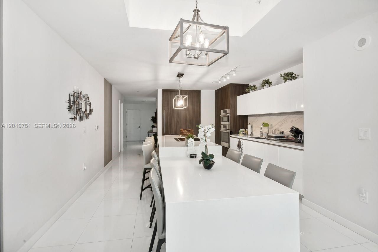 851 NE 1st Ave , Unit 1711, Miami, FL 33132 Photo