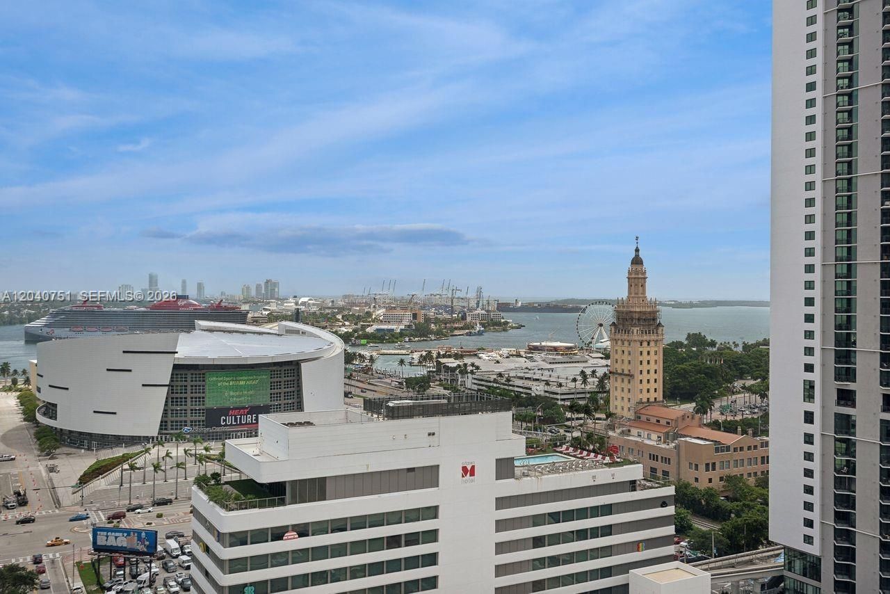 851 NE 1st Ave , Unit 1711, Miami, FL 33132 Photo
