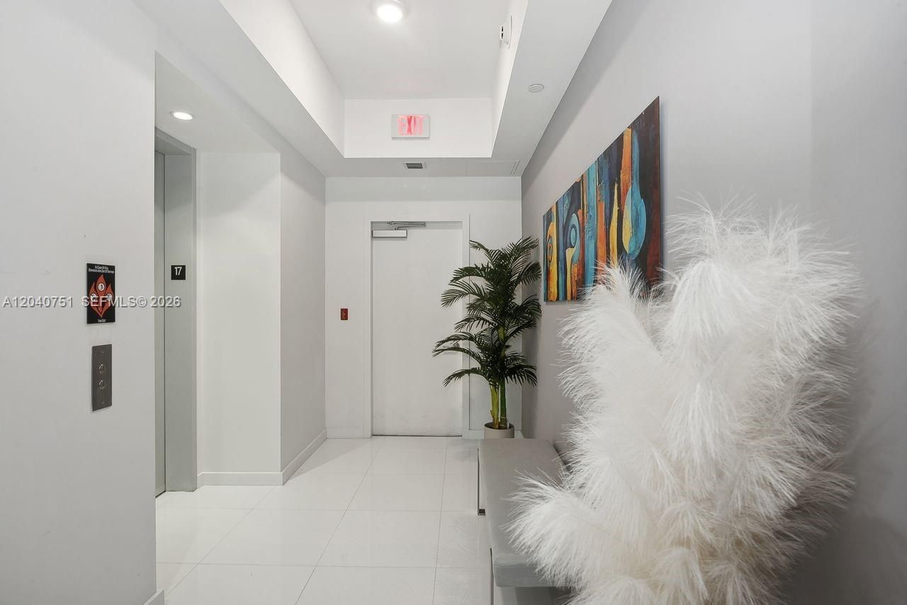 851 NE 1st Ave , Unit 1711, Miami, FL 33132 Photo